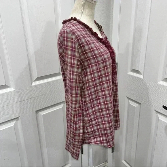 The Territory Ahead plaid ruffled front long sleeve button down shirt / blouse - Picture 4 of 7